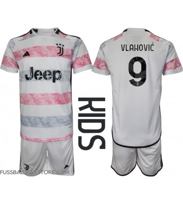 Juventus Dusan Vlahovic #9 Replik Auswärtstrikot Kinder 2023-24 Kurzarm (+ Kurze Hosen)